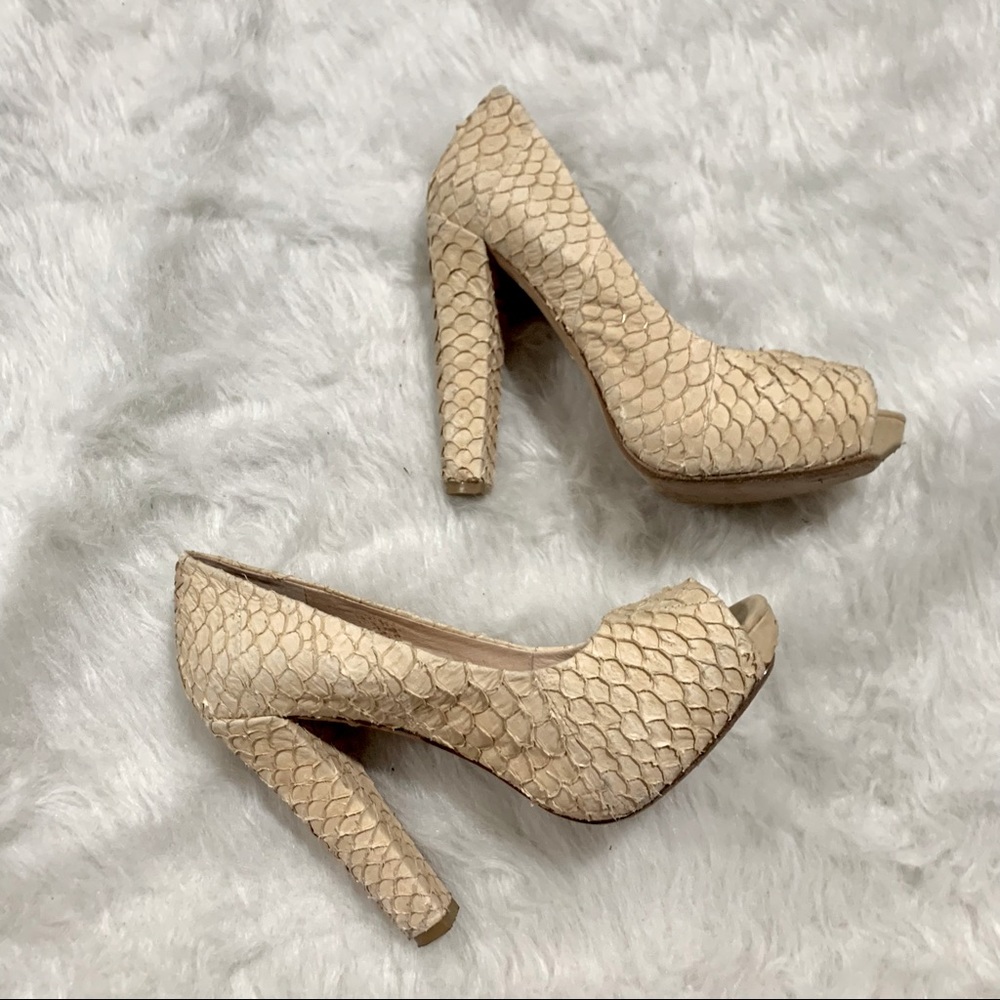 Like New House of Harlow 1960 Nude Corset Back Snakeskin Peep Toe Platform Heels - Picture 7 of 9